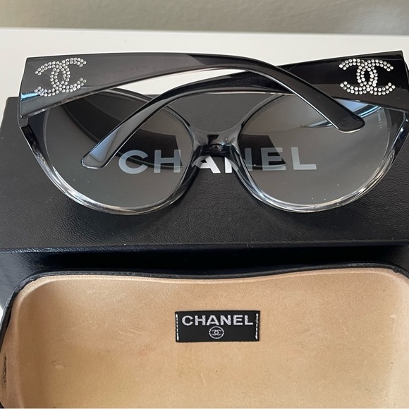 CHANEL sunglasses Y2K style - Picture 8 of 15